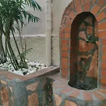 Bloom In The City- Cozy With Private Garden *