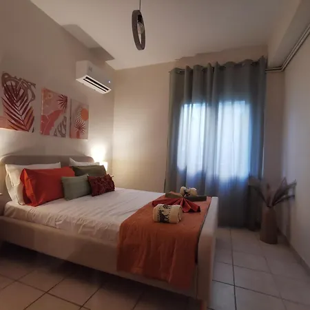 Bloom In The City- Cozy With Private Garden *