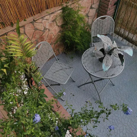 Bloom In The City- Cozy With Private Garden Διαμέρισμα