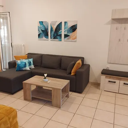 Διαμέρισμα Bloom In The City- Cozy With Private Garden *