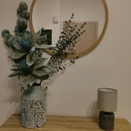 Διαμέρισμα Bloom In The City- Cozy With Private Garden *