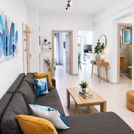 Bloom In The City- Cozy With Private Garden Apartamento Corfu (city)