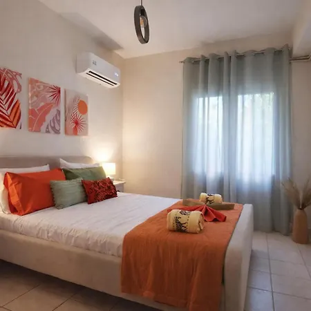 Daire Bloom In The City- Cozy With Private Garden Korfu