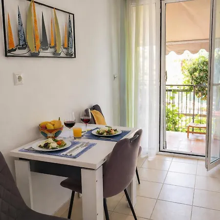 Bloom In The City- Cozy With Private Garden Corfu (city)