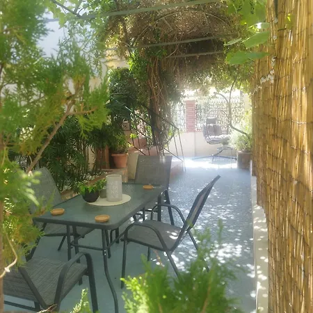 Bloom In The City- Cozy With Private Garden Apartamento Corfu (city)