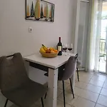 Bloom In The City- Cozy With Private Garden Apartamento *