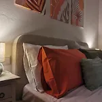 Bloom In The City- Cozy With Private Garden